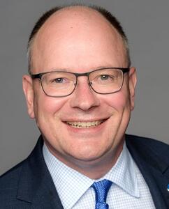 Differences in PowerPoint Usage in Microsoft Teams and Zoom: Conversation with Dave Paradi