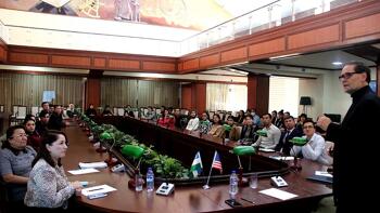 Effective Ways to Use Presentation Tools for Teaching and Learning