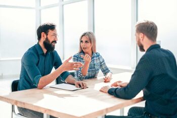 Looking For a Job? Create Rapport with Your Interviewer