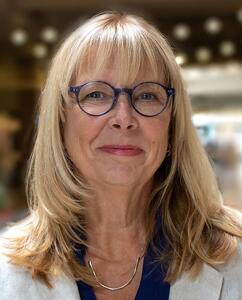 Presentation Summit 2023: Conversation with Julie Terberg