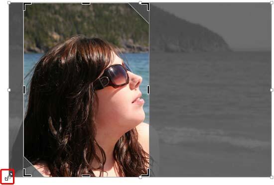 Cursor placed on the corner selection handle Cursor placed on the corner selection handle