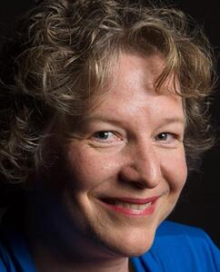 Working with Multiple Proofing Languages in PowerPoint: Conversation with Chantal Bossé