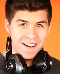 How to Create Custom PowerPoint Themes to Fit Your Brand