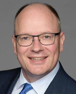 102 Tips to Communicate More Effectively Using PowerPoint: Conversation with Dave Paradi