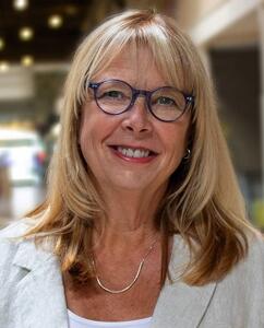 Presentation Summit 2024: Conversation with Julie Terberg