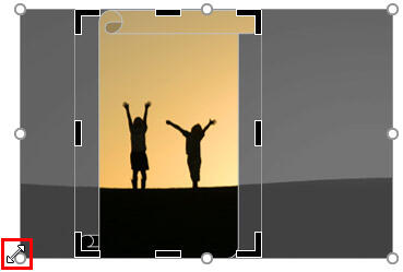 Cursor placed on the corner selection handl Cursor placed on the corner selection handl